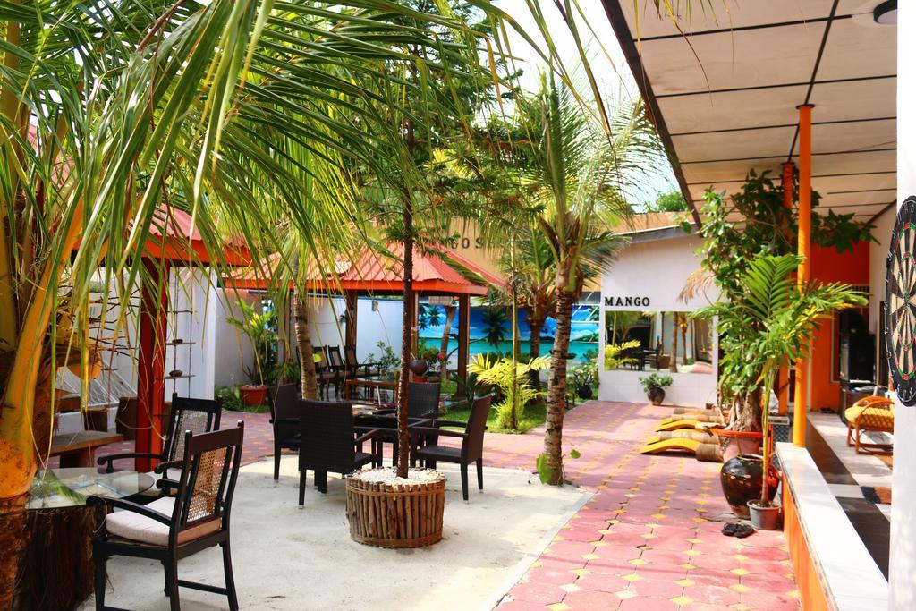 Auberge de jeunesse Natural Surf House à Himmafushi Extérieur photo
